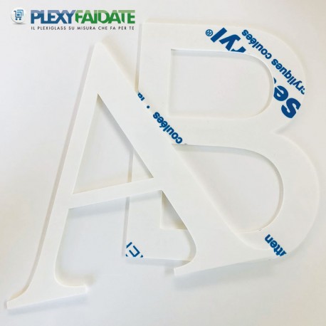 Lettere in plexiglass bIANCO spessore mm.3